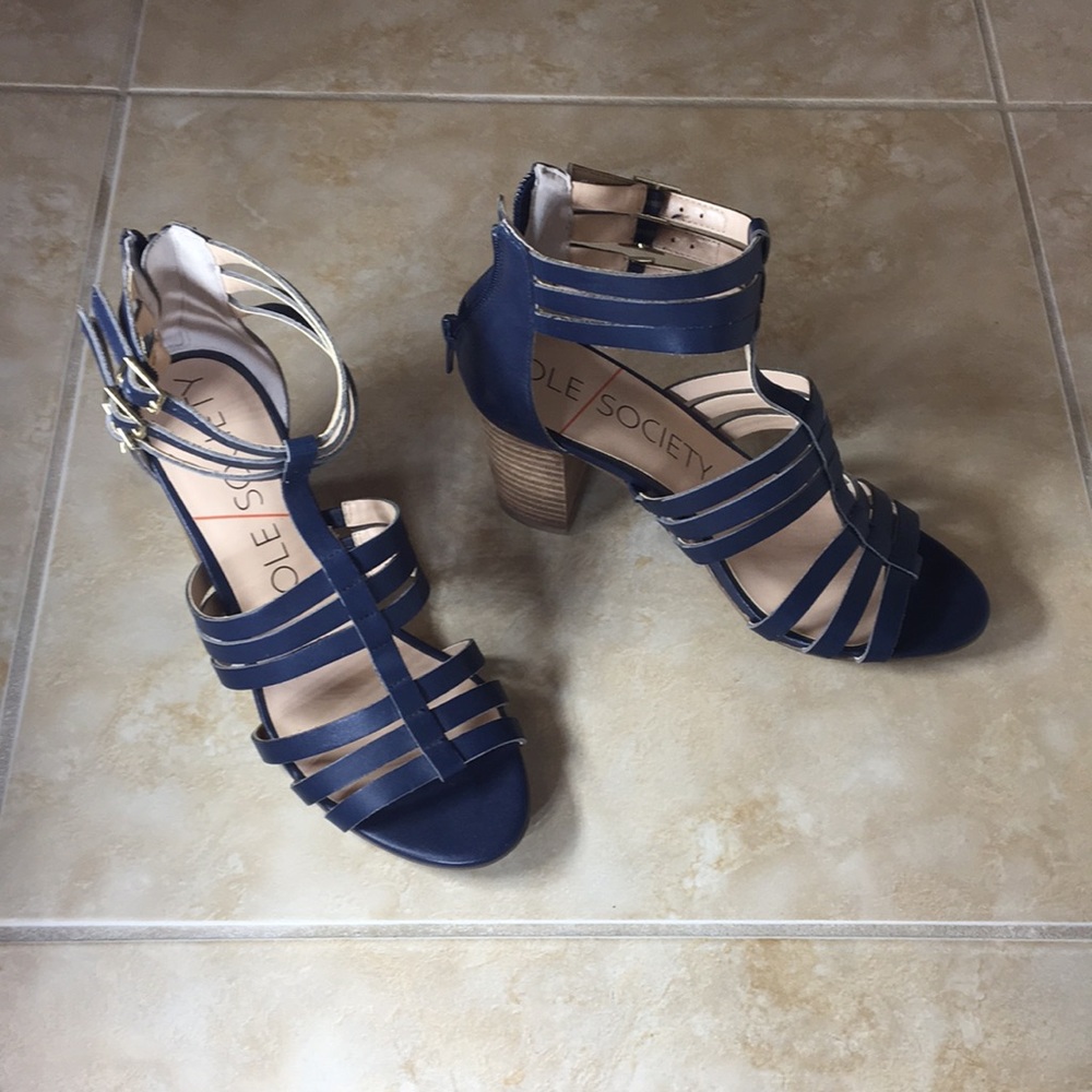 Sole Society size 6.5 navy blue stacked heel sandals.